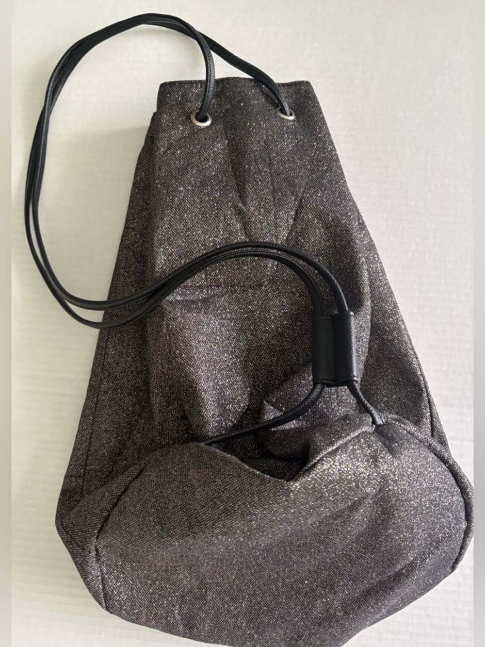 NWOT Victoria's Secret Black Glitter Drawstring Backpack, Spacious & lightweight - Picture 4 of 9
